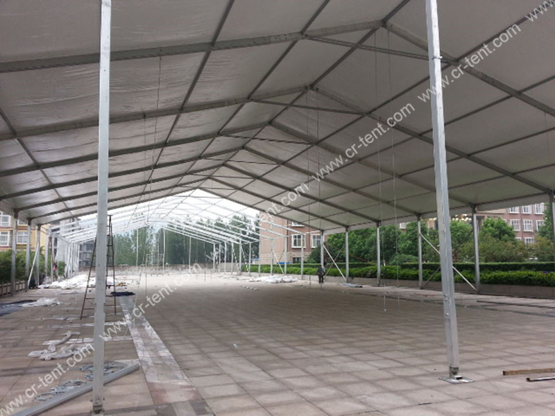 25m×70m四周围布