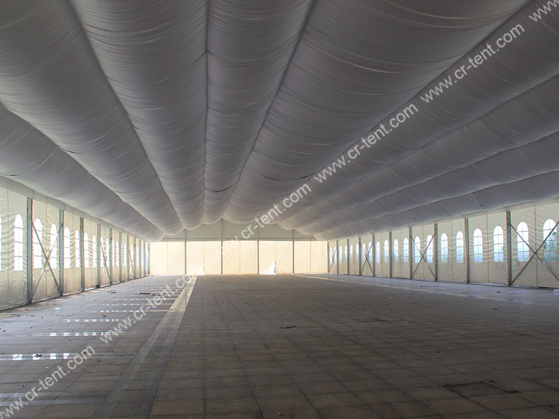 25m×70m四周围布
